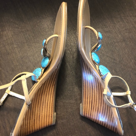 Adorable wedges - Picture 2 of 3